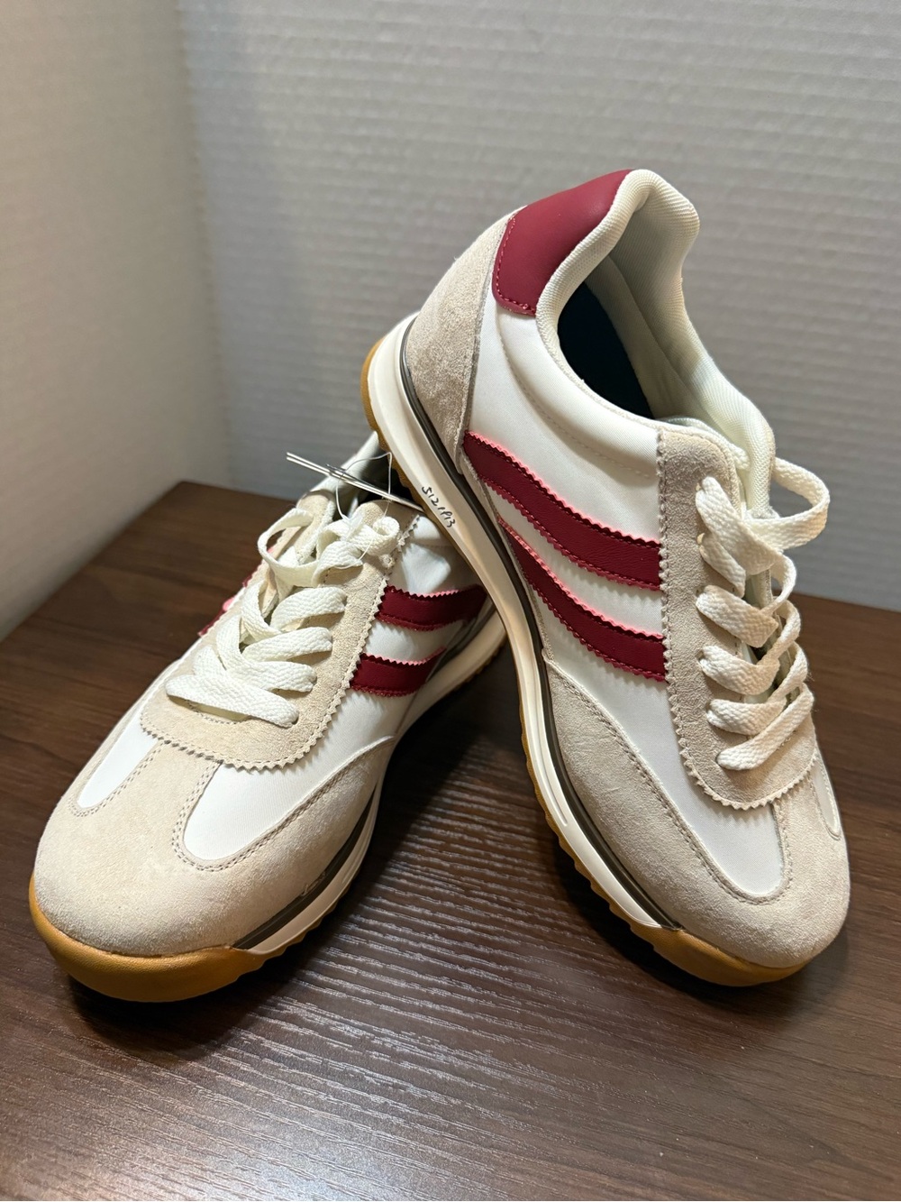Women's Leather Retro Sneakers in Cream, White & Red